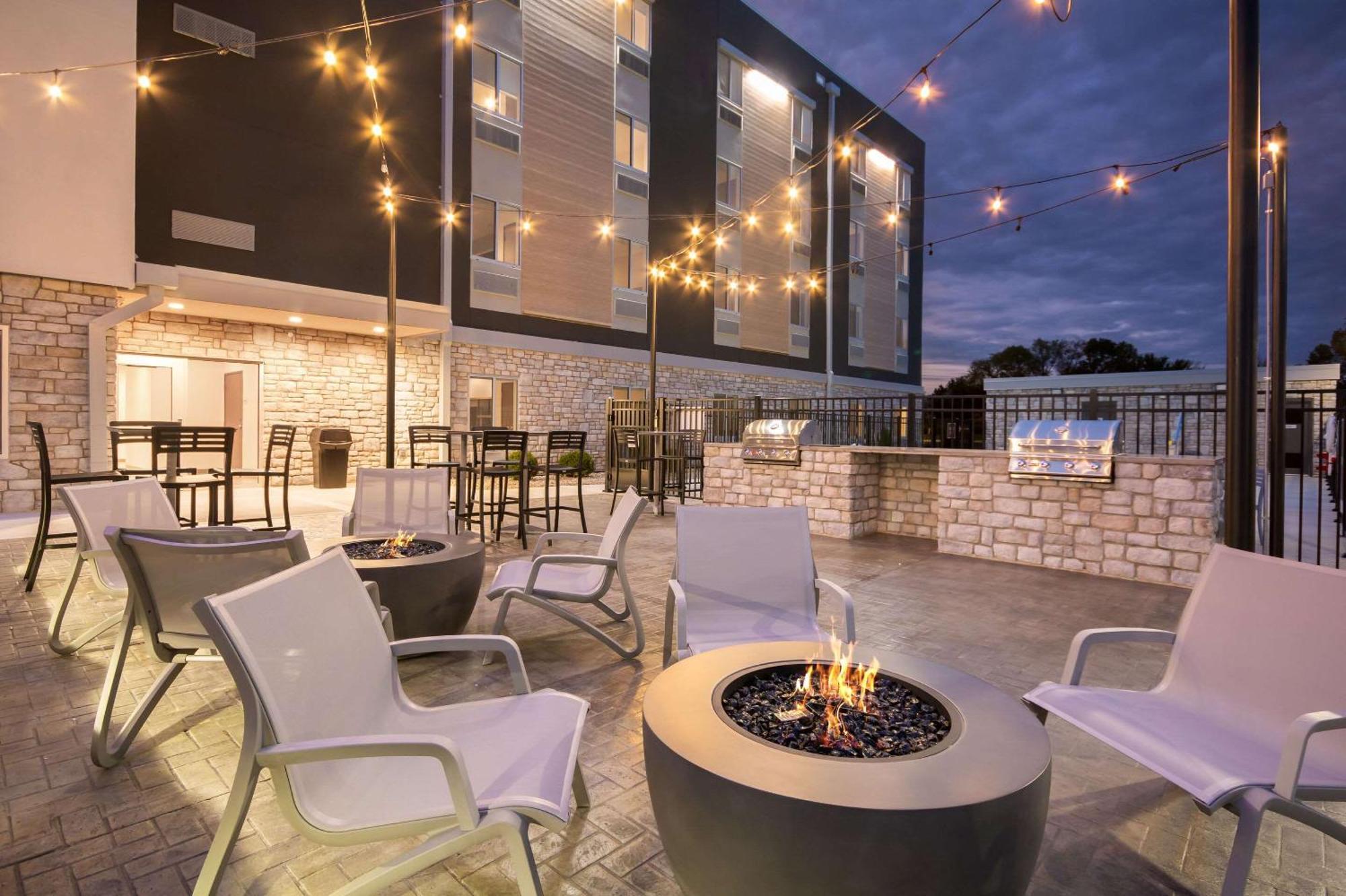 Everhome Suites Lexington - Horse Park Extérieur photo